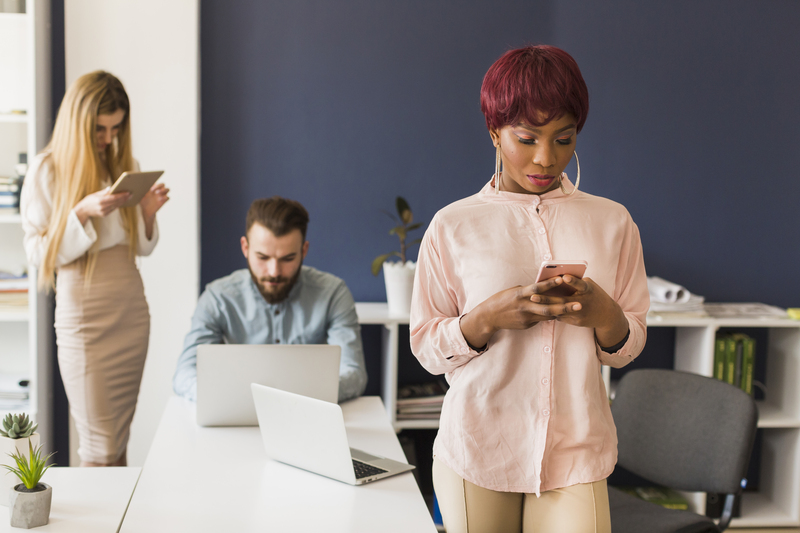 Comment synchroniser SMS et Emailing ?